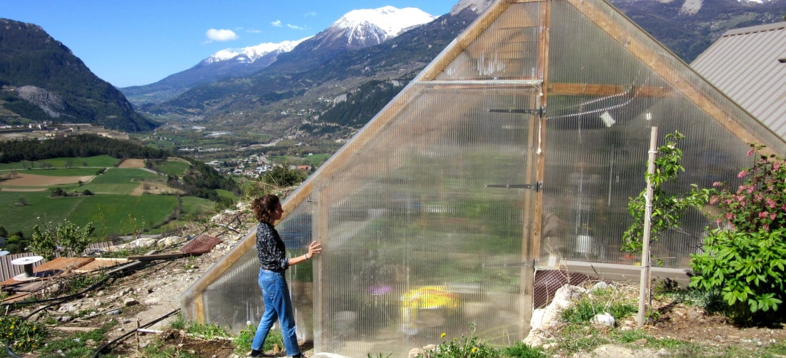 Under the sun of Provence, bioclimatic greenhouses for independent, ecologically responsible farming