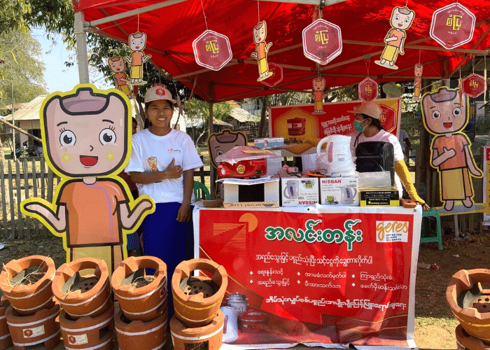 Le stand de femmes du réseau du Geres au festival de la Pagode au Myanmar