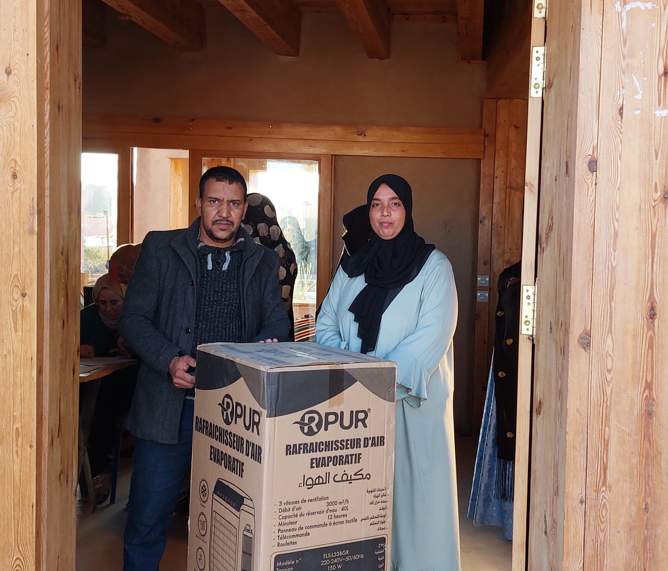 Distribution de rafraichisseurs d’air à Tata et à Béni Mellal